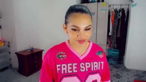 Snapshot of emma_diva chatting on September 17, 2025, 10:11 pm emma online show from September 17, 2025, 10:11 pm