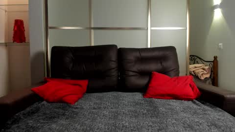 Emma online show from December 16, 2025, 4:28 am