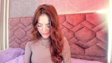 Snapshot of emma_ford1 chatting on December 6, 2024, 6:26 am Emma  online show from December 6, 2024, 6:26 am