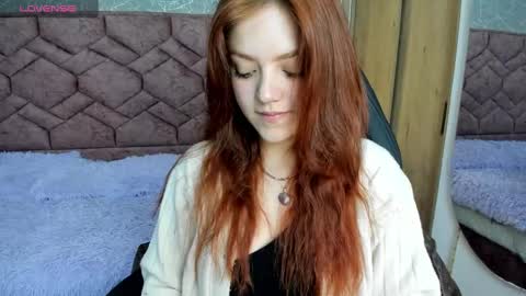Snapshot of emma_ford1 chatting on January 14, 2025, 3:53 am Emma  online show from January 14, 2025, 3:53 am