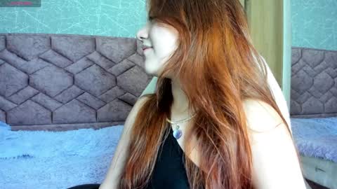 Snapshot of emma_ford1 chatting on January 28, 2025, 4:39 am Emma  online show from January 28, 2025, 4:39 am