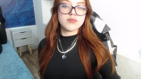 Snapshot of emma_ford1 chatting on February 11, 2025, 5:05 am Emma  online show from February 11, 2025, 5:05 am