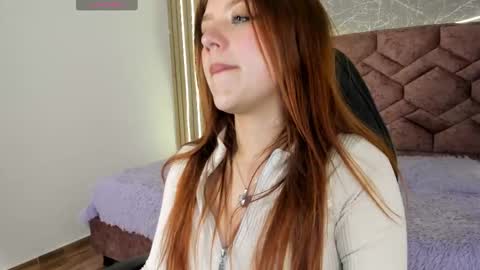 Snapshot of emma_ford1 chatting on February 20, 2025, 12:30 am Emma  online show from February 20, 2025, 12:30 am