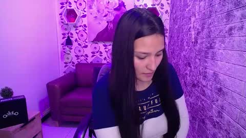 Snapshot of emma_garciaa_ chatting on March 8, 2025, 10:22 am emma online show from March 8, 2025, 10:22 am