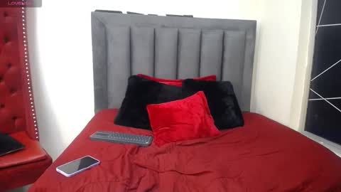 Emma 3 online show from December 5, 2025, 8:16 pm