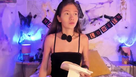 Snapshot of emma_jhoons chatting on October 5, 2025, 11:08 am emma_jhoons online show from October 5, 2025, 11:08 am