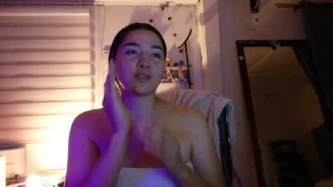 emma_johnson_ online show from December 4, 2024, 2:09 am