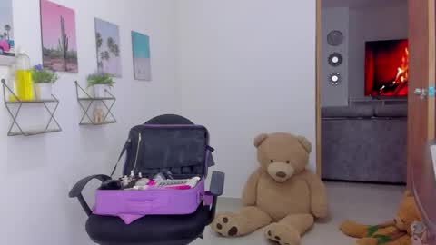 Snapshot of emma_lean chatting on November 22, 2025, 2:27 pm whises lits online show from November 22, 2025, 2:27 pm