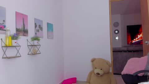 Snapshot of emma_lean chatting on November 25, 2025, 12:49 pm whises lits online show from November 25, 2025, 12:49 pm