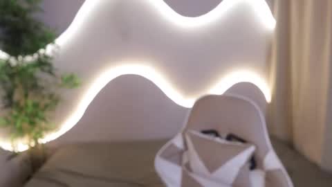 Snapshot of emma_lirys chatting on November 25, 2025, 5:07 am Emma online show from November 25, 2025, 5:07 am