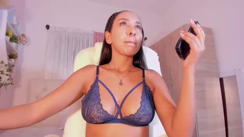 Emma online show from October 9, 2025, 8:07 pm