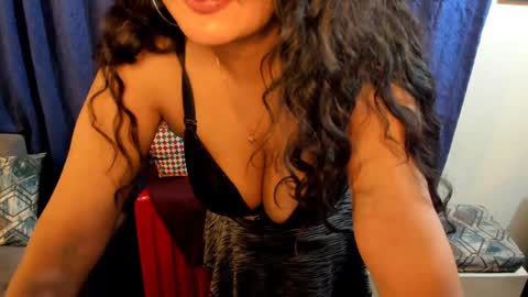 Snapshot of emma_luxy chatting on February 5, 2025, 8:43 am emma luxy online show from February 5, 2025, 8:43 am