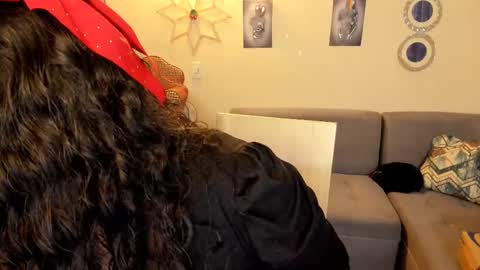 Snapshot of emma_luxy chatting on February 22, 2025, 10:42 pm emma luxy online show from February 22, 2025, 10:42 pm