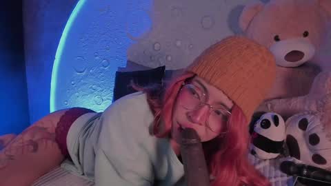Snapshot of emma_nakamura chatting on February 13, 2025, 1:05 pm online show from February 13, 2025, 1:05 pm