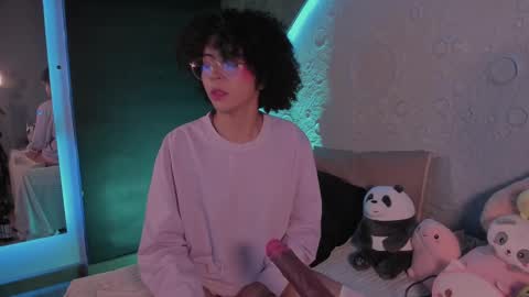 Snapshot of emma_nakamura chatting on February 17, 2025, 10:07 am online show from February 17, 2025, 10:07 am