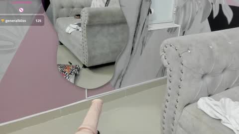 Emma online show from January 8, 2025, 10:37 pm