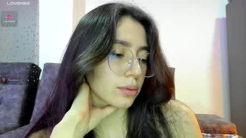 Snapshot of emma_sandovaal chatting on December 7, 2024, 3:36 am Emma online show from December 7, 2024, 3:36 am
