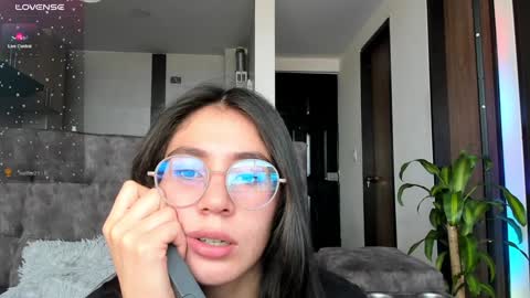 Snapshot of emma_sandovaal chatting on December 18, 2024, 5:31 pm Emma online show from December 18, 2024, 5:31 pm