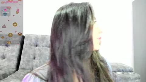 Snapshot of emma_sandovaal chatting on January 30, 2025, 2:27 am Emma online show from January 30, 2025, 2:27 am