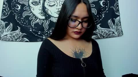 Snapshot of emma_timli1 chatting on October 8, 2025, 6:16 pm Emma online show from October 8, 2025, 6:16 pm