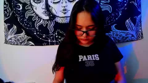 Snapshot of emma_timli1 chatting on October 30, 2025, 8:09 pm Emma online show from October 30, 2025, 8:09 pm