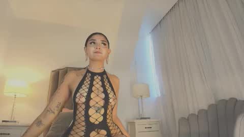Snapshot of emma_torres__ chatting on October 14, 2025, 12:28 pm Ema online show from October 14, 2025, 12:28 pm