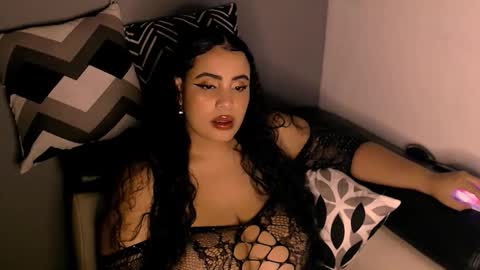 emmacamille2 online show from November 19, 2025, 3:06 am