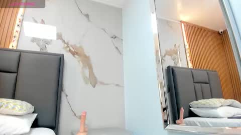 Snapshot of emmacooper2 chatting on October 31, 2025, 1:34 pm online show from October 31, 2025, 1:34 pm