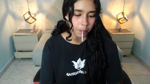 Snapshot of emmacooper2 chatting on November 14, 2025, 9:24 pm online show from November 14, 2025, 9:24 pm