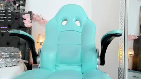 Snapshot of emmacrush chatting on December 11, 2024, 1:37 am Welcome Im yosein Your love is my passion activate it with your tips and enjoy with me online show from December 11, 2024, 1:37 am