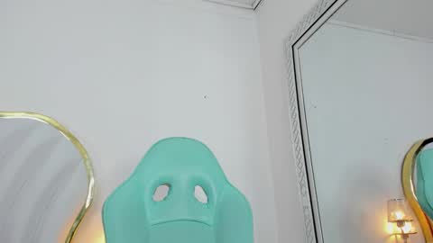 Snapshot of emmacrush chatting on January 31, 2025, 11:56 pm Welcome Im yosein Your love is my passion activate it with your tips and enjoy with me online show from January 31, 2025, 11:56 pm