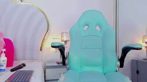 Snapshot of emmacrush chatting on February 7, 2025, 1:36 am Welcome Im yosein Your love is my passion activate it with your tips and enjoy with me online show from February 7, 2025, 1:36 am