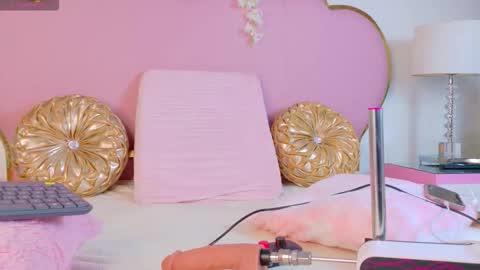 Snapshot of emmacrush chatting on October 24, 2025, 10:39 pm Welcome Im yosein Your love is my passion activate it with your tips and enjoy with me online show from October 24, 2025, 10:39 pm