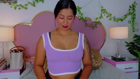 Snapshot of emmacrush chatting on November 1, 2025, 9:50 pm Welcome Im yosein Your love is my passion activate it with your tips and enjoy with me online show from November 1, 2025, 9:50 pm