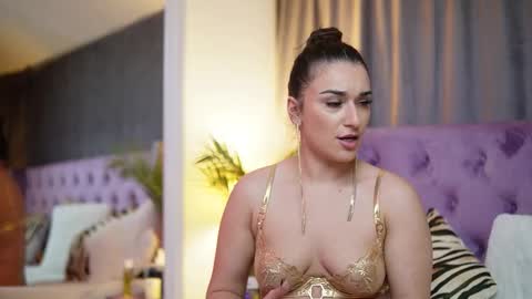  Emma  online show from October 31, 2025, 6:20 pm