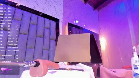 Emma Duque online show from December 25, 2024, 9:56 am