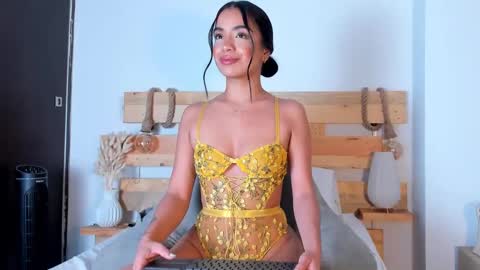 valentina online show from February 26, 2025, 4:58 am