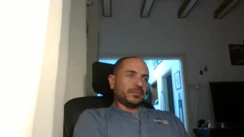 Ariel online show from March 3, 2025, 10:52 pm