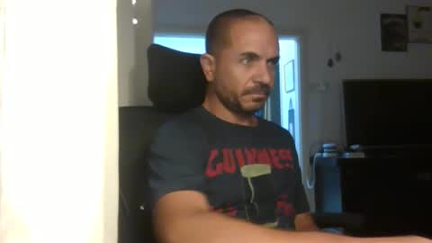 Ariel online show from October 26, 2025, 10:25 pm