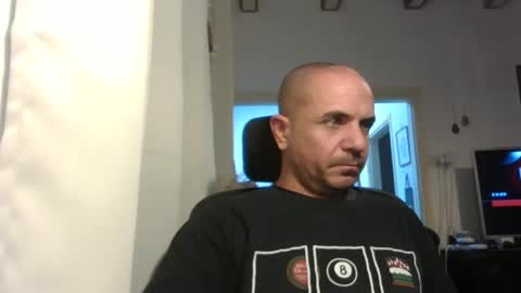 Ariel online show from December 14, 2025, 9:08 pm