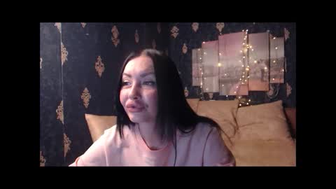 EmmaGoldX online show from November 2, 2025, 5:43 am