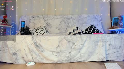 Snapshot of emmahotvibe chatting on December 25, 2024, 2:46 am emmahotvibe online show from December 25, 2024, 2:46 am