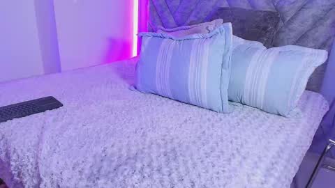 Snapshot of emmajohnss chatting on September 27, 2025, 3:55 am Emma online show from September 27, 2025, 3:55 am