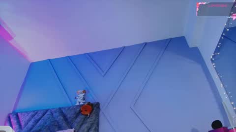 Snapshot of emmajohnss chatting on October 22, 2025, 4:02 am Emma online show from October 22, 2025, 4:02 am