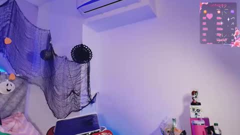 Snapshot of emmajohnss chatting on November 1, 2025, 4:03 am Emma online show from November 1, 2025, 4:03 am