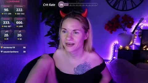 Snapshot of emmalarkins chatting on December 10, 2024, 6:28 pm Emma online show from December 10, 2024, 6:28 pm