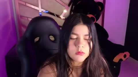 Snapshot of emmalee_a chatting on December 23, 2024, 10:53 am Emma online show from December 23, 2024, 10:53 am