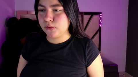Snapshot of emmalee_a chatting on December 29, 2024, 2:00 pm Emma online show from December 29, 2024, 2:00 pm