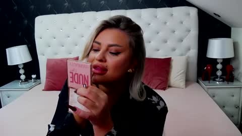 Emma Mavis online show from December 4, 2024, 12:36 pm