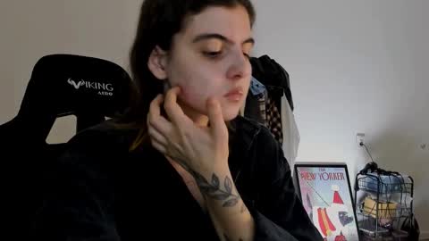 Snapshot of emmamon chatting on December 20, 2024, 7:28 pm Emma online show from December 20, 2024, 7:28 pm